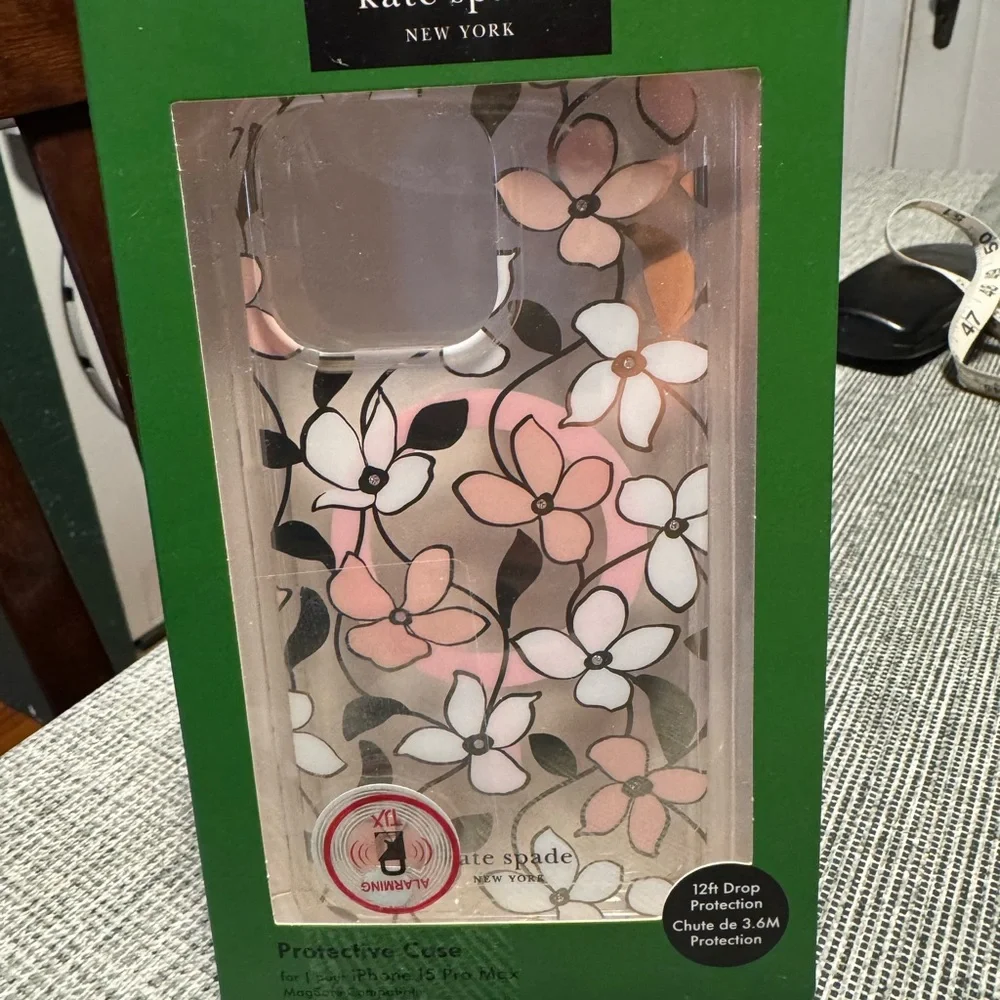 Kate Spade NWT Protective Hardshell MagSafe Case iPhone 15 Pro Max